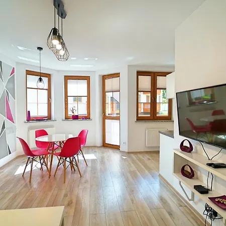 Everysky Nadrzeczna 3 - 14 *